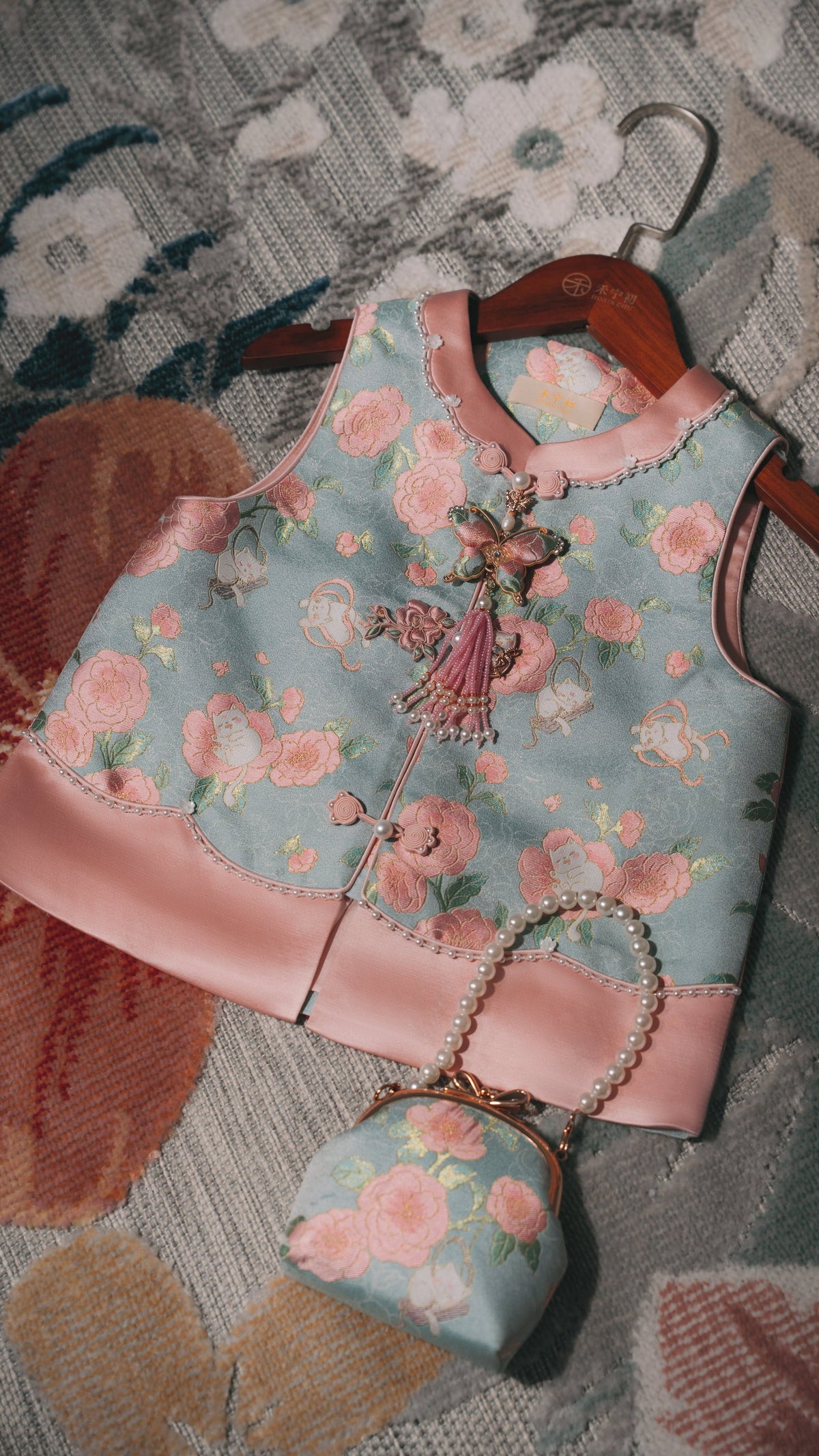 李德喜山茶花猫·宋锦马甲